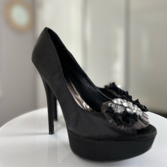 ZIGI Soho Black Satin Selita Rhinestone Embellished Stiletto Heel Size 7.5 - Picture 9 of 10